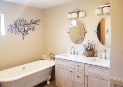 Bathroom design by Country Cabinets