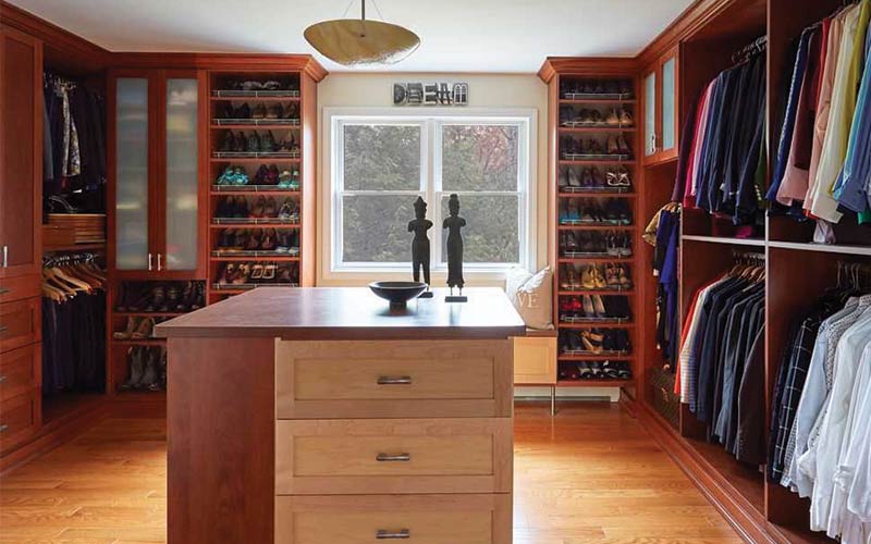 Custom closet designed by Country Cabinets